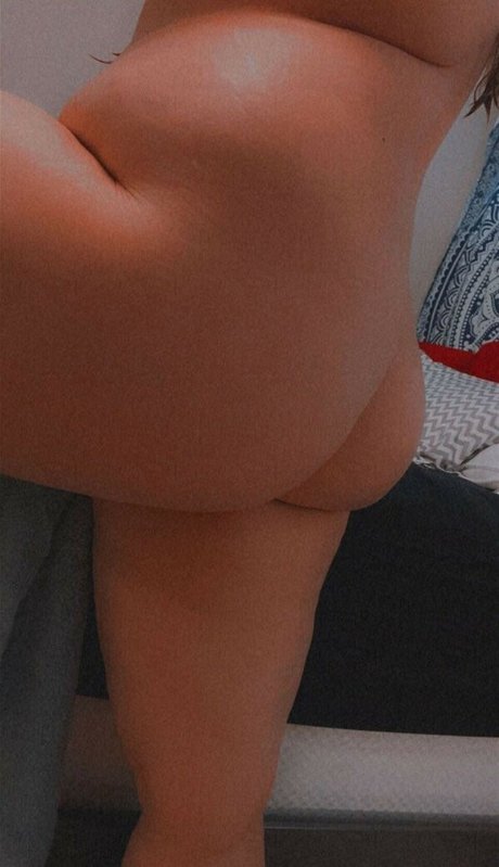 charloterosee model exclusive image