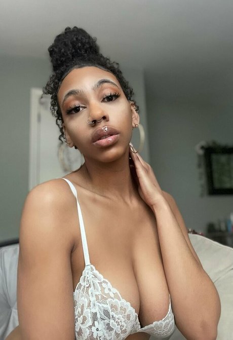 Sydney Celeste model nudes pic