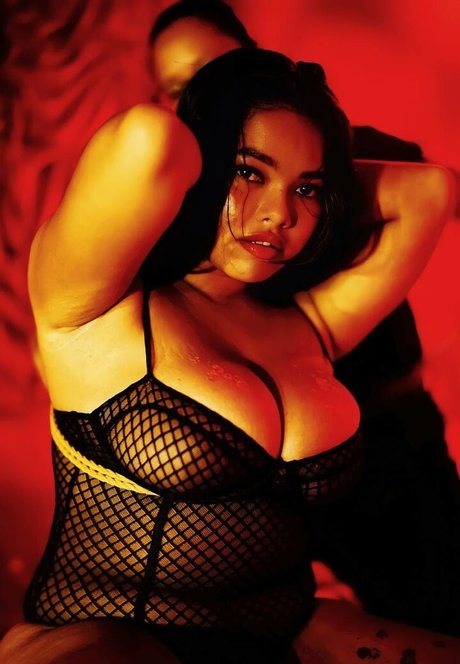 curvymoanaaa best star pictures