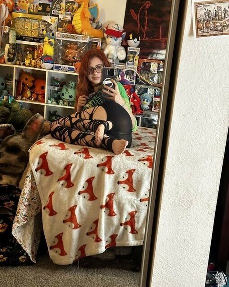 mari m0nster perfect model photo