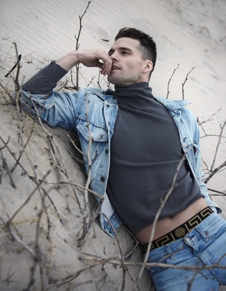 tomasskoloudik nudes actress img