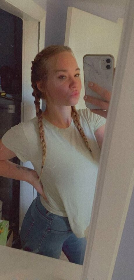 klaurann model exclusive photos