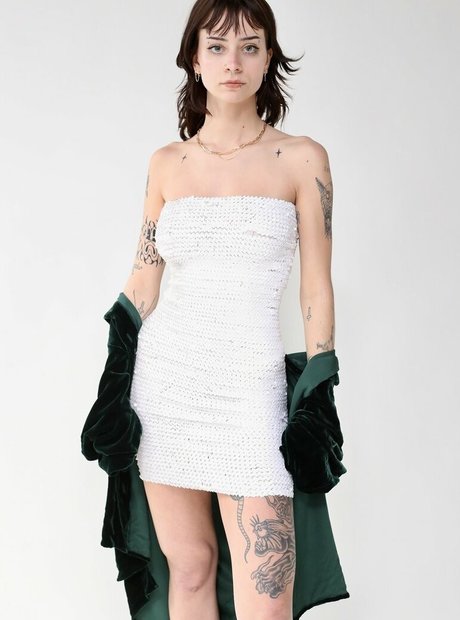 Aynsleigh Escher model pornographic galleries