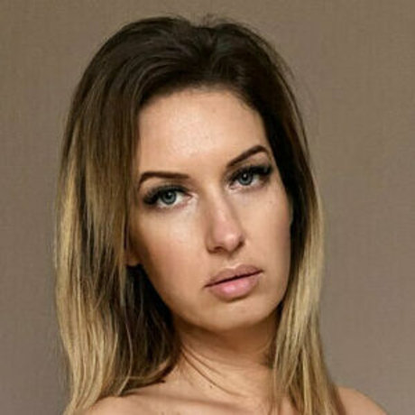 Linette Crown art actress image