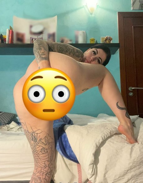 Cleopawla adult model photo