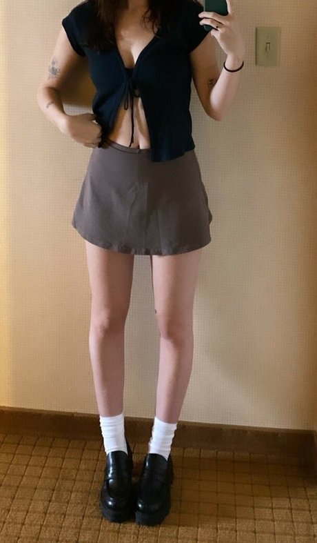 Lizzy McAlpine high quality star galleries