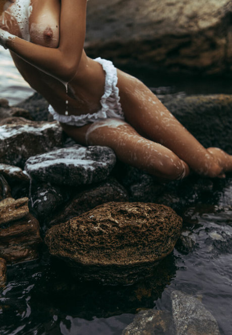 irina moore_ model nice archive