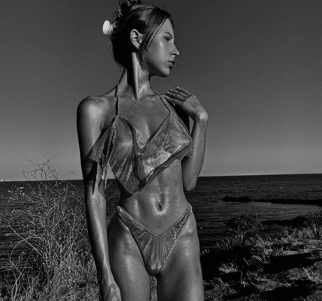 irina moore_ naked actress galleries