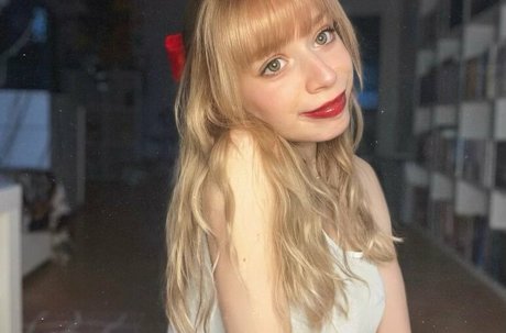 LegendLuna model pretty img