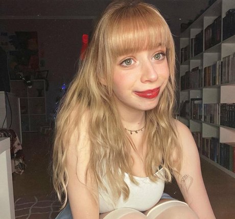 LegendLuna exclusive pornstar galleries