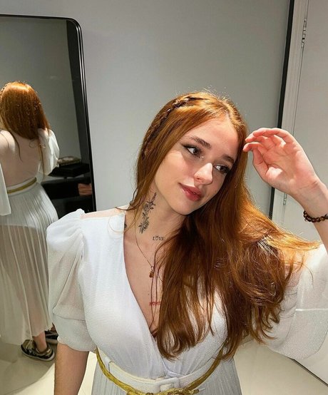 Gabssf erotic model picture