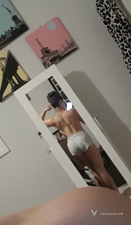 Toni Paras naked model pictures