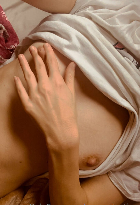 evesvalentine model best image