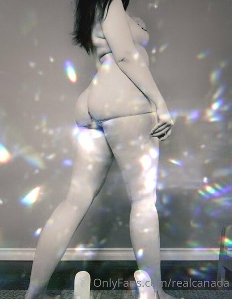 realcanadaali hot model photo