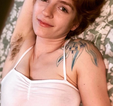 peachfuzzpositivity model naked archive