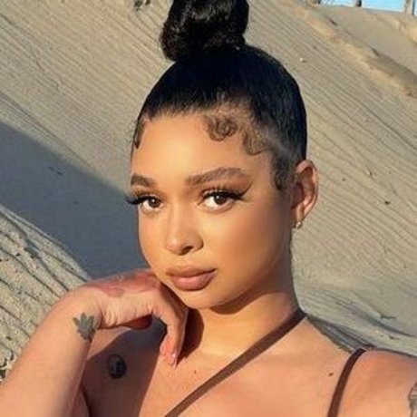 baddie bran model pornographic img