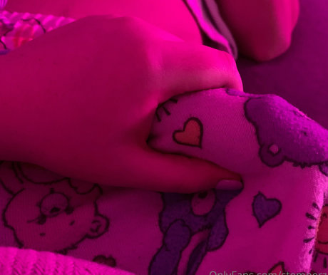 stomperz model naked picture