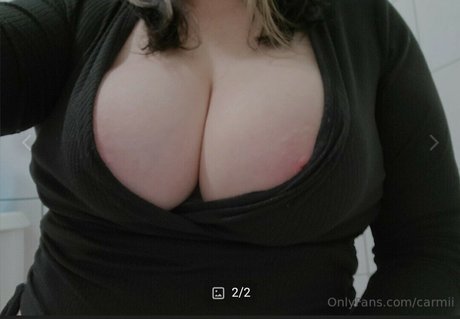 Carmii sexy actress img