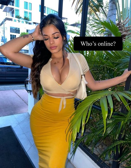 stella starrr model nude picture