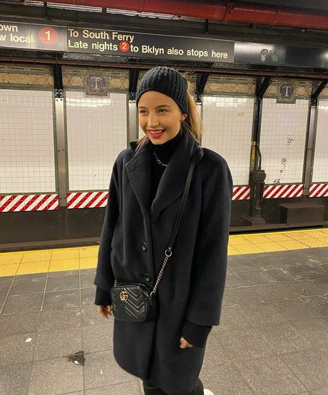 Julia Wieniawa star adult gallery