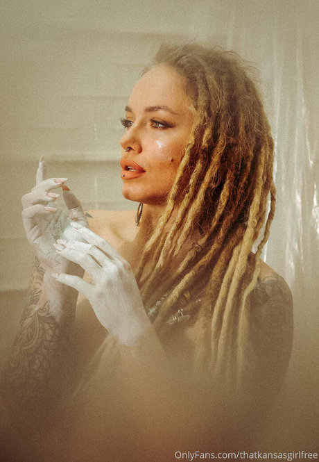 thatkansasgirlfree model art gallery