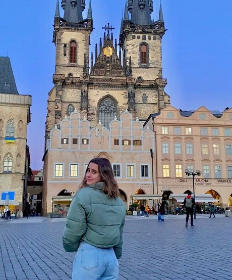 Julia Gomez top star pics