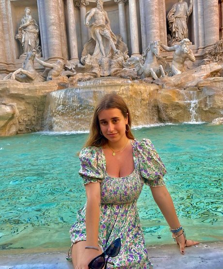 Julia Gomez pornstar beautiful pics