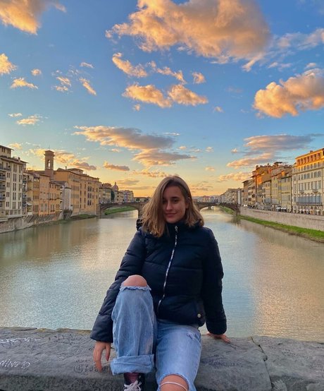 Julia Gomez model porn picture