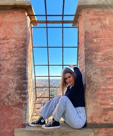 Julia Gomez star pretty photos