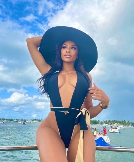 Breann Llewelyn top model pic