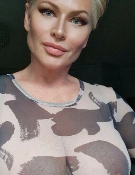 tall redhead onlyfans top photos