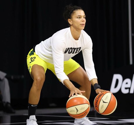 Alysha Clark free actress archive