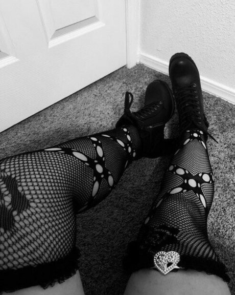 MissMessy model porn image