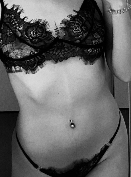 redmoon006 pornographic model pic