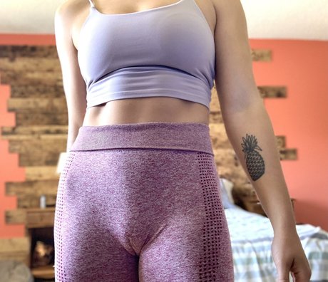 Mia Mae xxx model photos