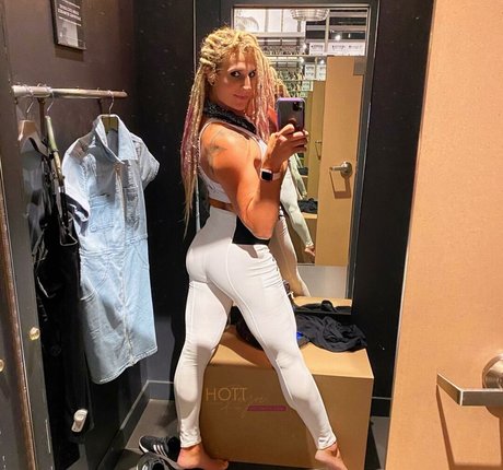 Hottrayne model best photos