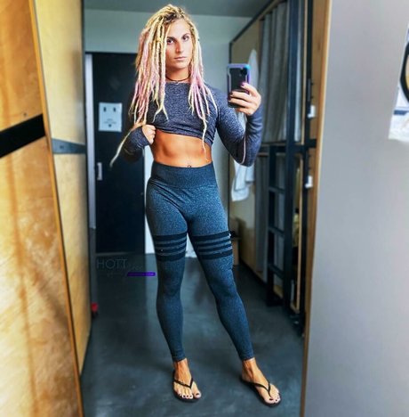 Hottrayne pornstar high quality pic