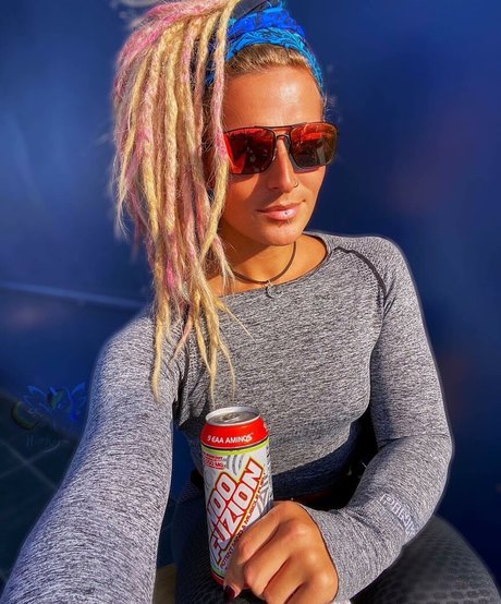 Hottrayne sexy actress images