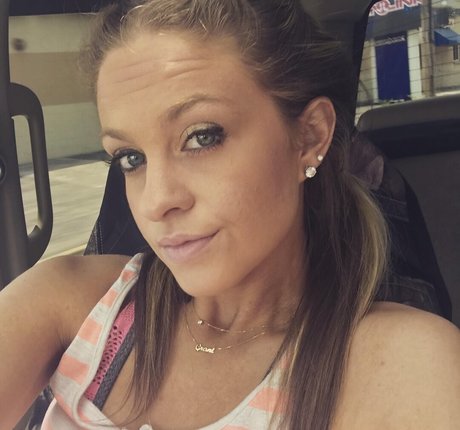 Kenzie Colvard pornographic model picture