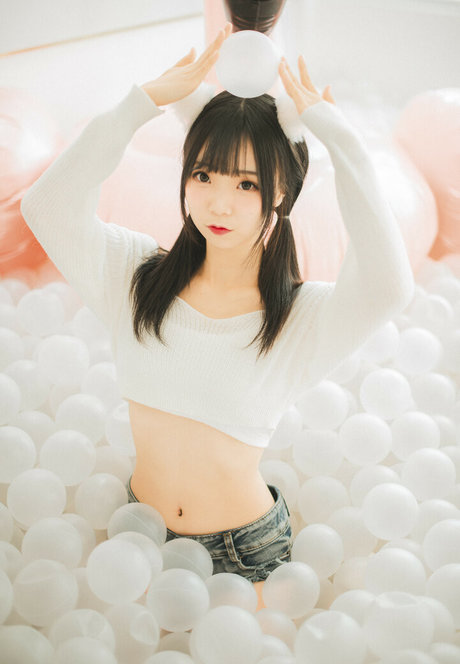 hattiecos model top images