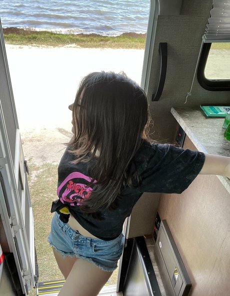 Misty Gates star beautiful photo