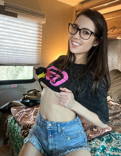 Misty Gates pornstar naked archive