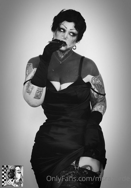 msrazorde art actress gallery