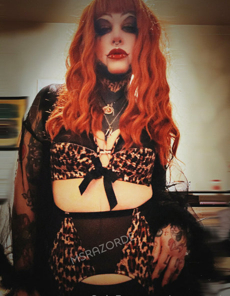 msrazorde naked star galleries