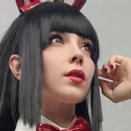 lady pizza hug exclusive actress photos