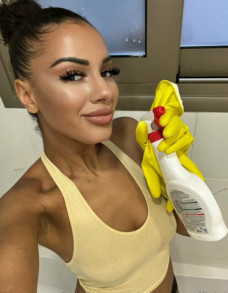 miamoonofficial model porn picture