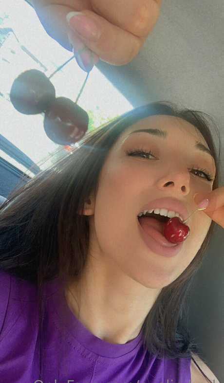 christinedoll star perfect pic