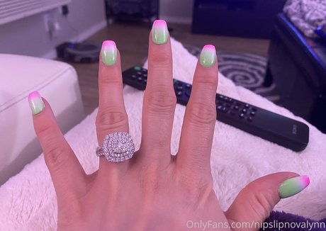 nipslipnovalynn xxx star pic