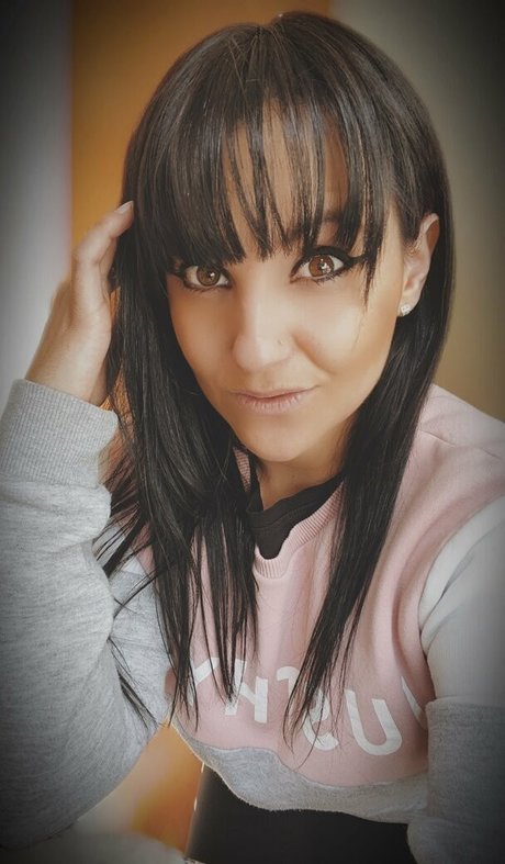 longgone2022 sexy actress pics