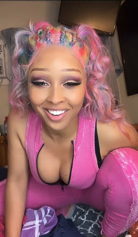 Dominique Danielle art model picture